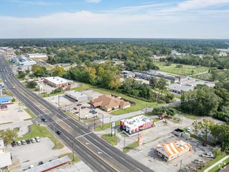 Prime Residential Lot in Silsbee, TX with Paved Road Access