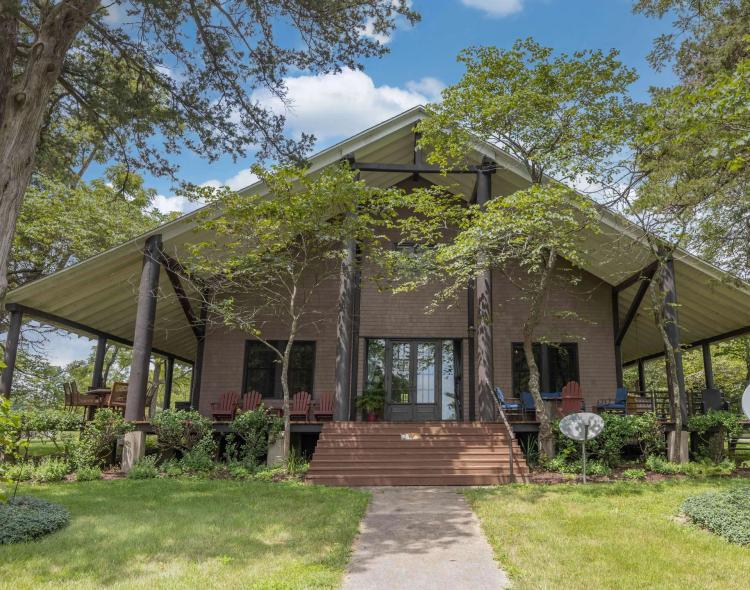 40-Acre Elk Head Lodge in Bland, Missouri for Sale