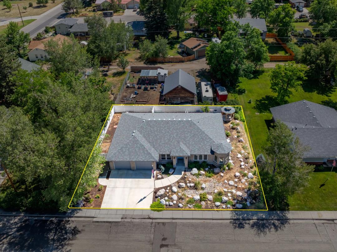 345 Shoshone Avenue