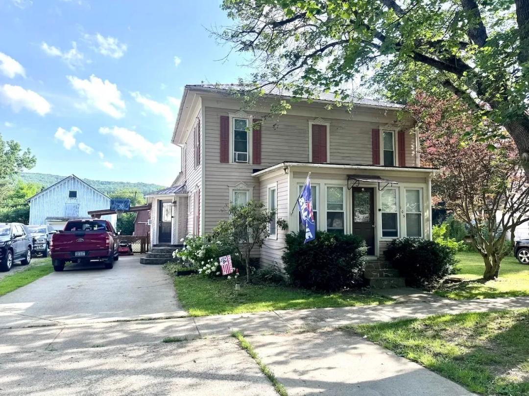 House with a Large Lot in Angelica NY 105 E. Main St