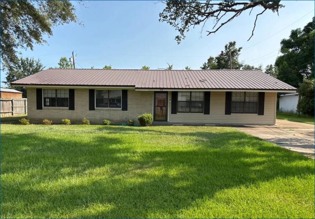Home in Humphreys County at 512 Rose Drive in Belzoni, MS