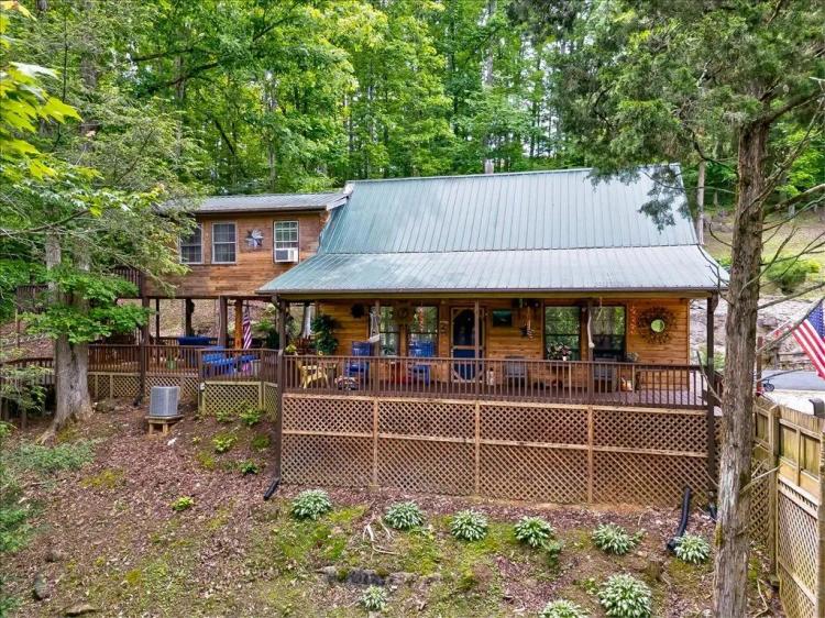 Private 2-Bed, 3-Bath Home on 7 Unrestricted Acres in Sneedville