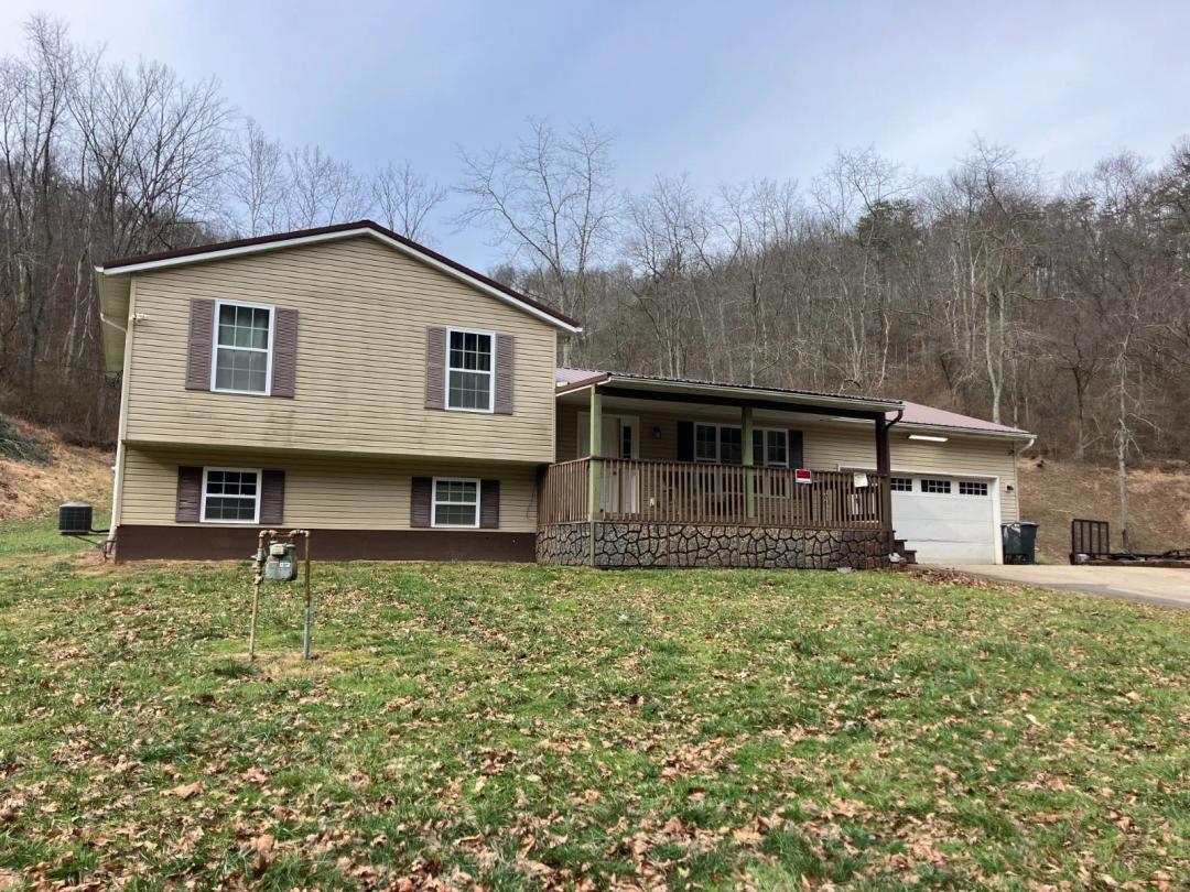 COUNTRY HOME WITH 62.57 ACRES IN TYLER CO. WV