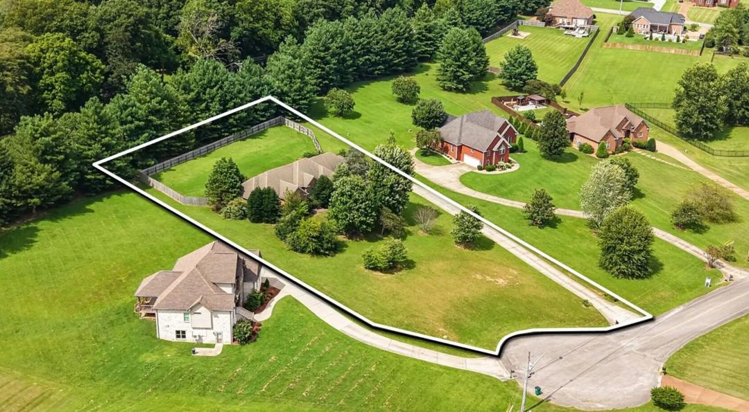 Auction Notice !!! Brick Home / 1.31 Acres