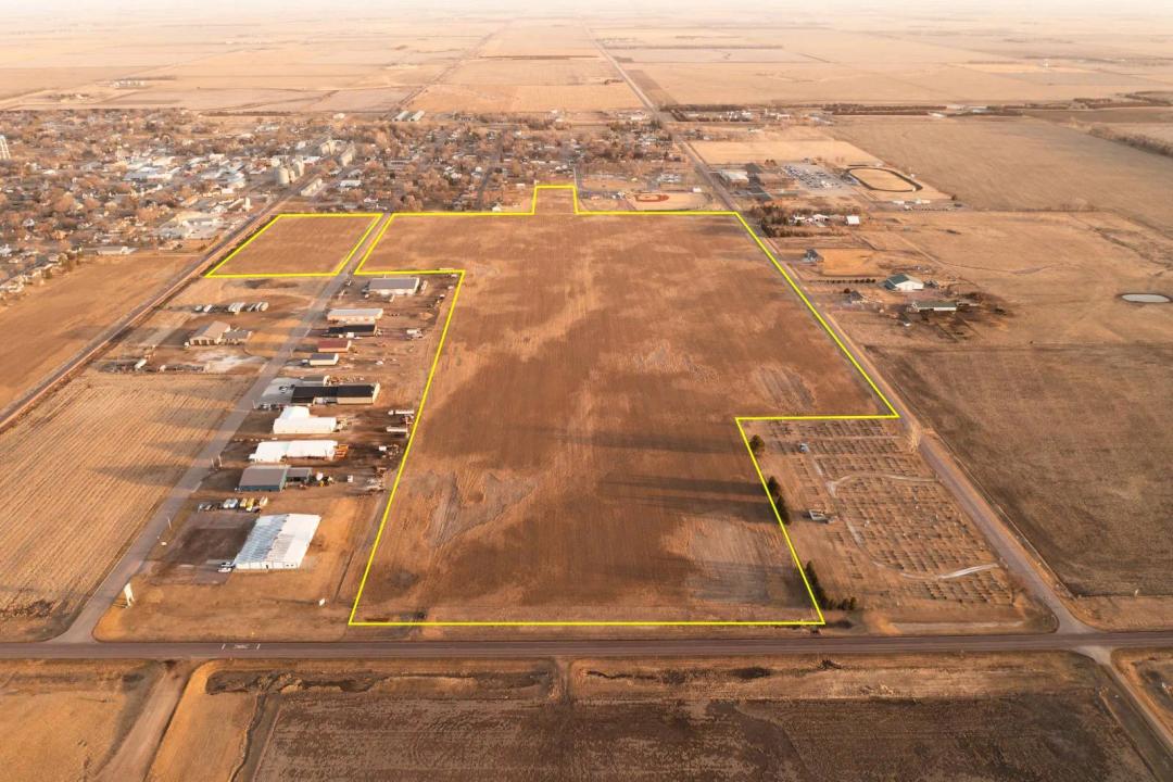 Parkston 74+/- Commercial/Development Opportunity