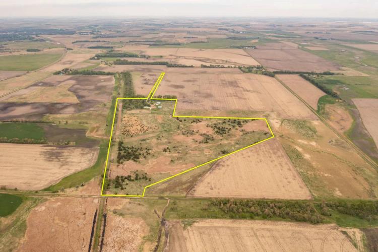 Secluded Redfield Country Acreage
