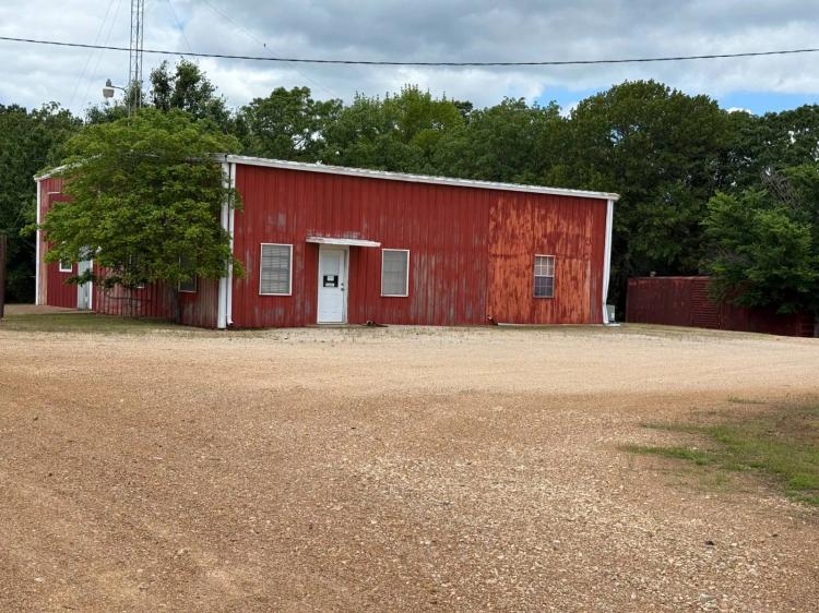 Versatile 2.95 ACRE Commercial Site - Ready for Your Vision!