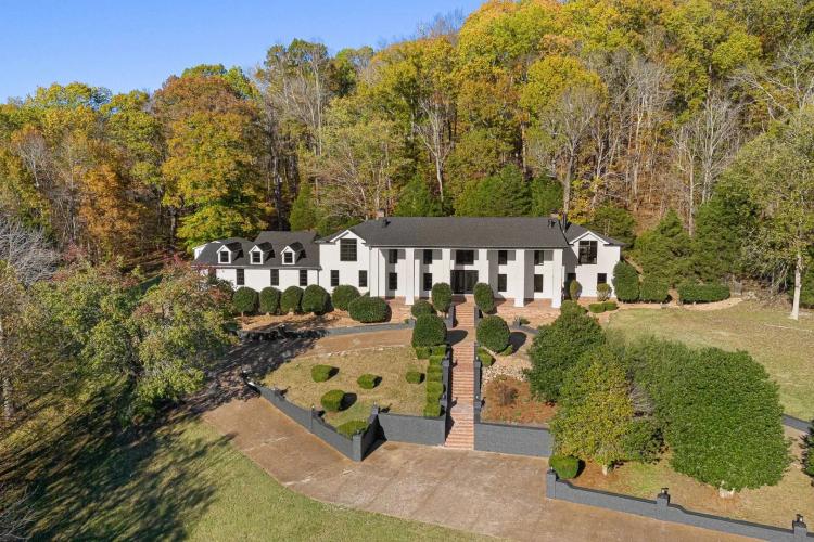 112 Lakeside Dr. Goodlettsville, TN 37072