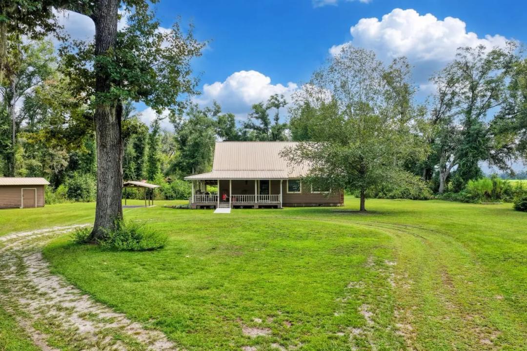 380 NE Rue Drive 
