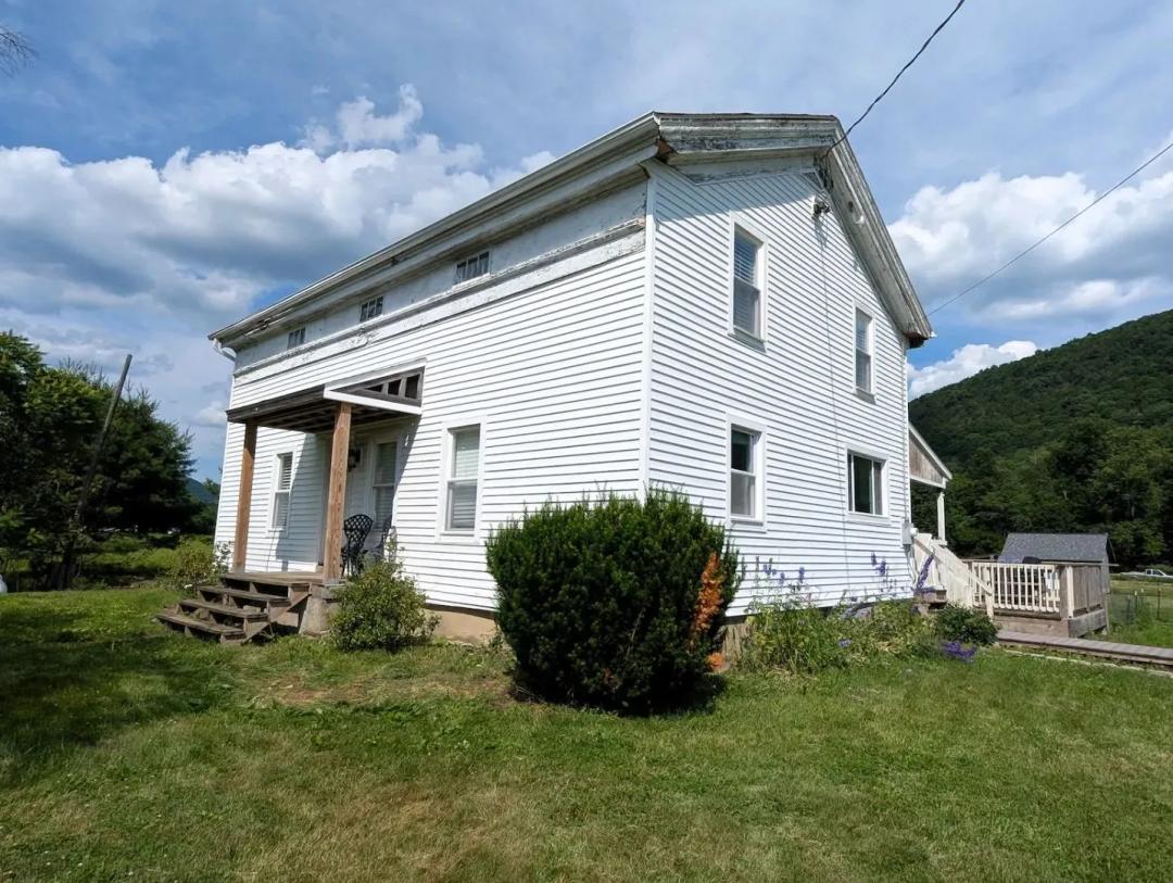 Country Home with Barn, Fields, Woods and Trout Stream on 23.65 acres in Painted Post NY 5430 Meads Creek Rd