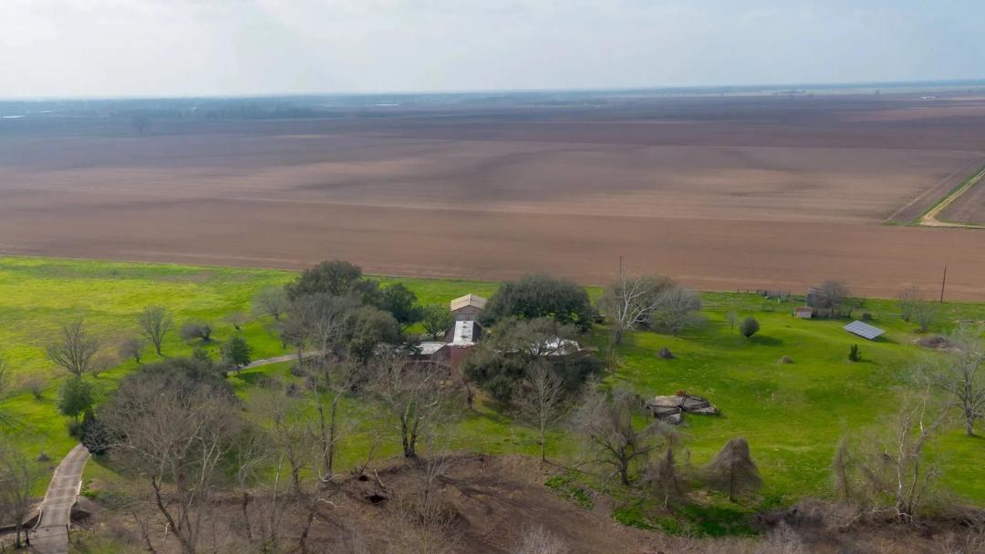 2009 FM 950 Rd Eagle Lake, TX 77434