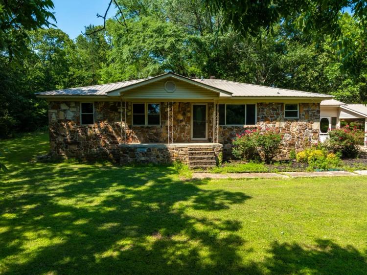 3 Bed 2 Bath Home, 18 +/- Acres, Extra Mobile, Shop, Barn, Batesville, Arkansas
