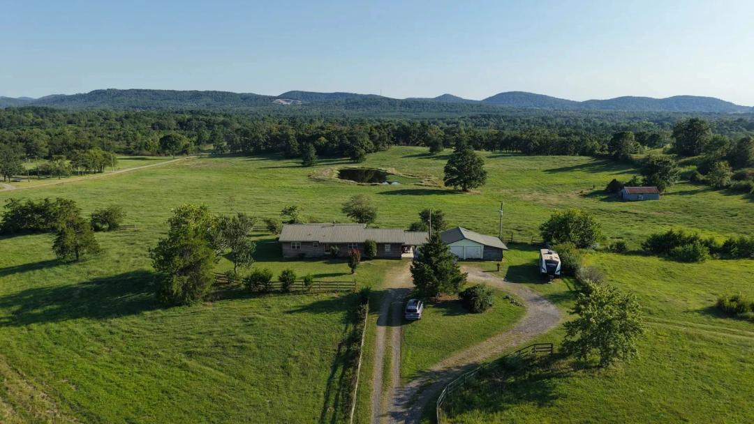 Home on 1.75 Acres in Polk County, AR 