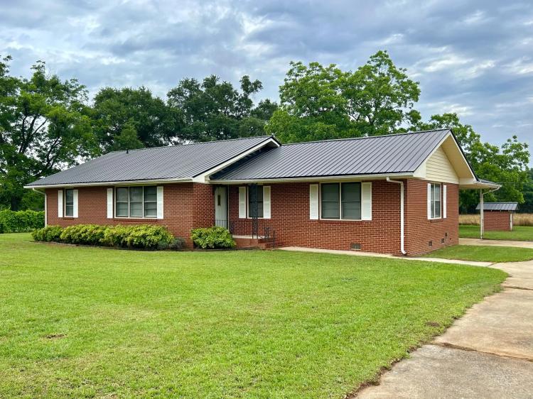 Home on 1.68 Acres in Dooly County, GA 