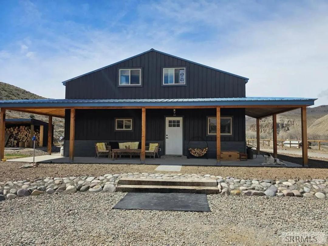 24 Pickett Loop