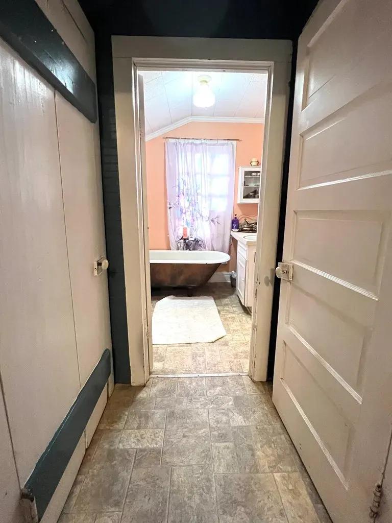 1237-main-st-woodville-19