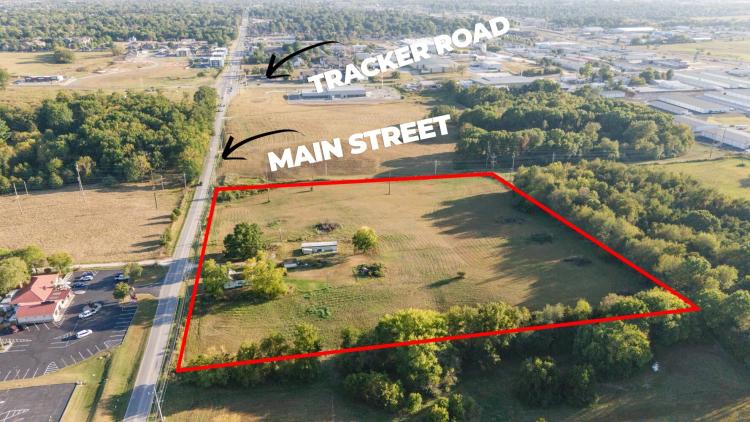 2 Bedrooms1 Bathroom on 9.64 Acres at 1525 N Main St