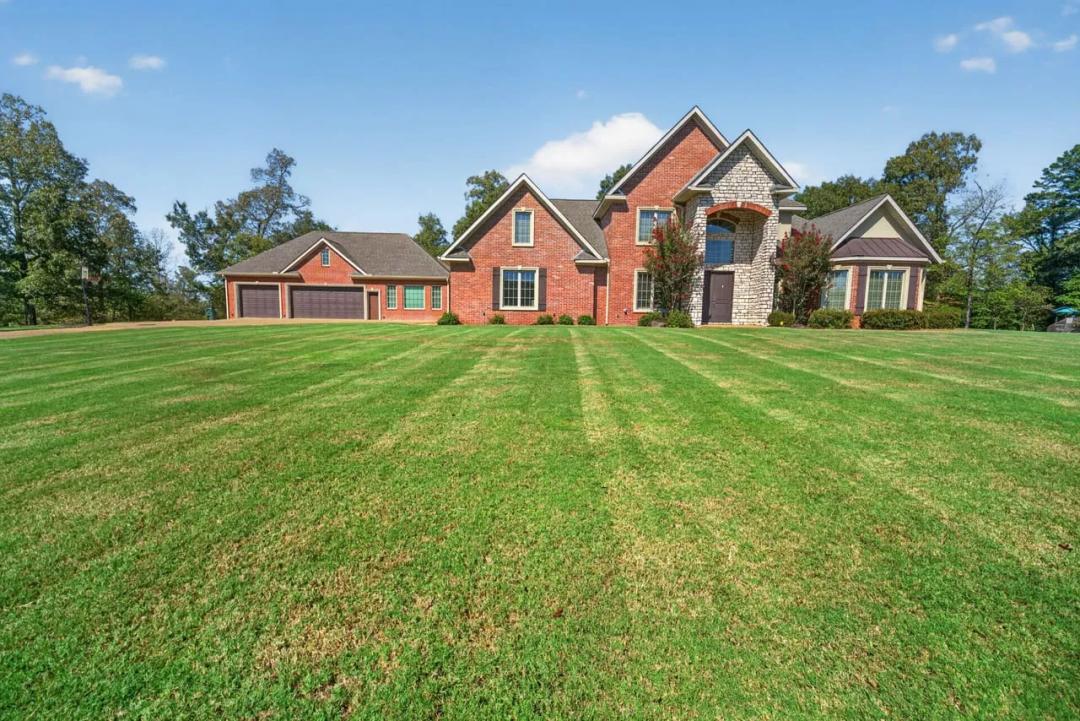 152 Fox Glen, 2 Homes, Endless ossibilities
