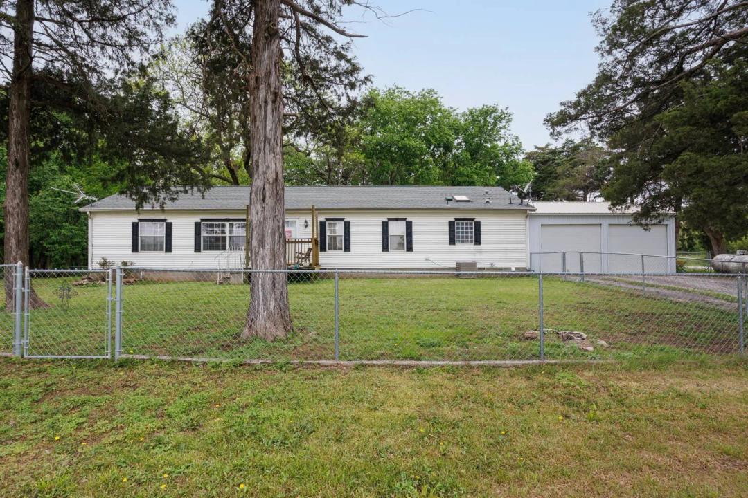 Country Living on 9+/- Acres