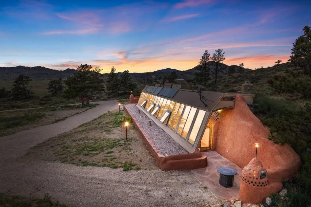Wyoming Off Grid Retreat with Public Access