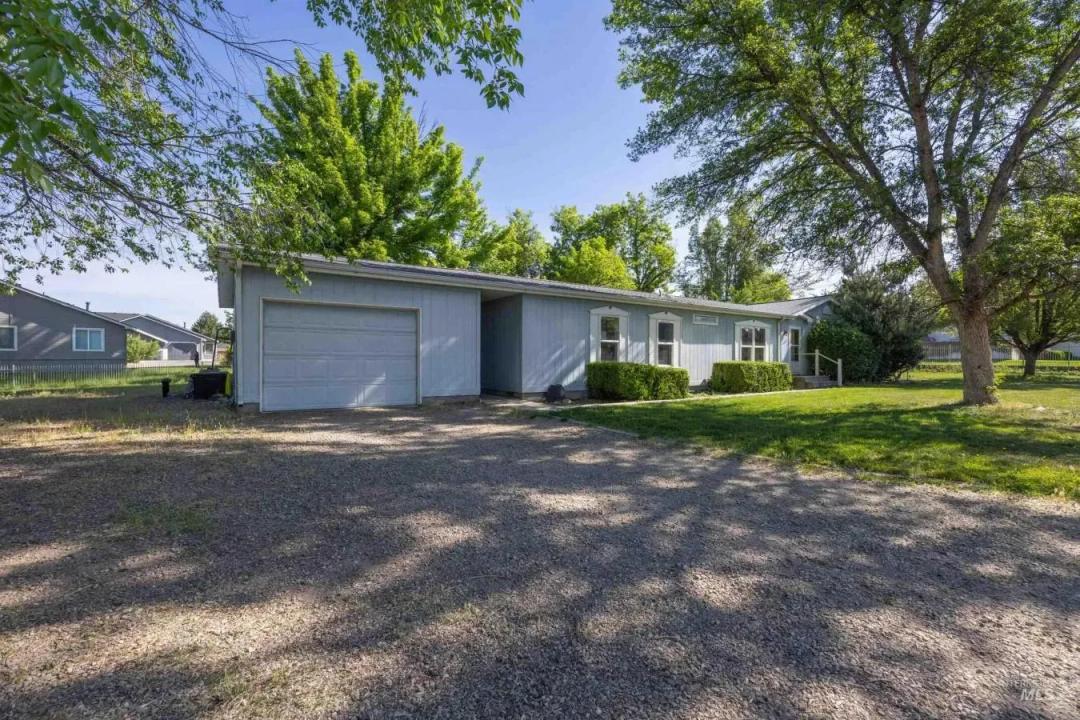 2875 N Maple Grove