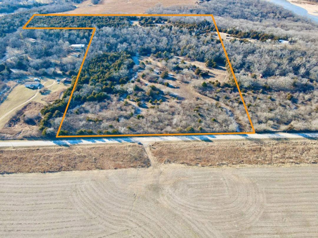 25± Acres | Timbered Bluff Along the Kansas River