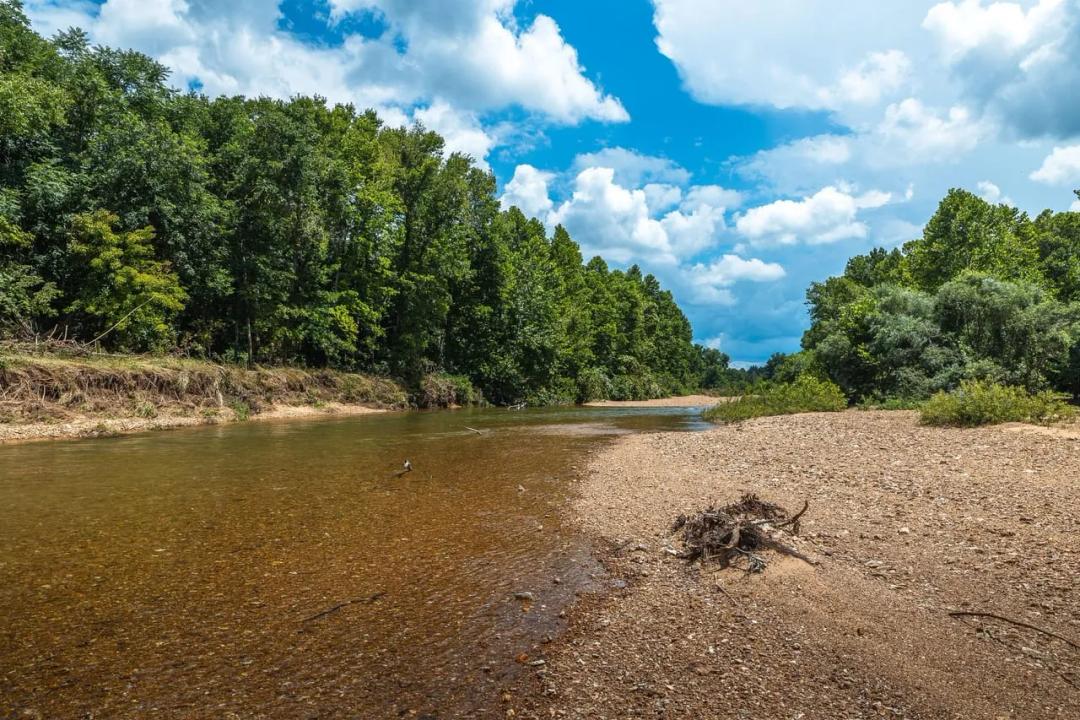 Prime Huzzah Creek, 81 acres, updated farmhouse in CrawfordMo