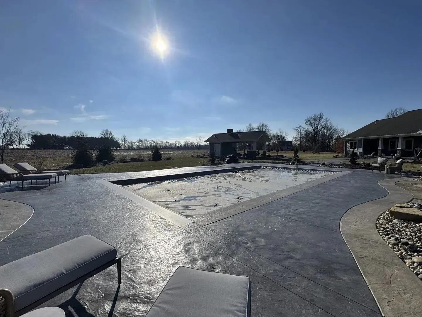 82641470-32