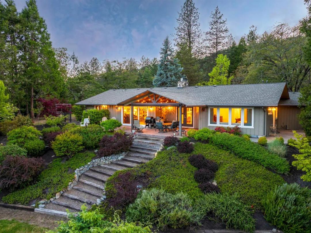 2564 Old Military Road