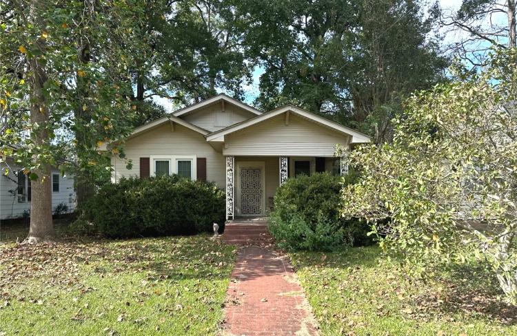 Investment Property in Leflore County at 613 Bell Avenue in Greenwood, MS