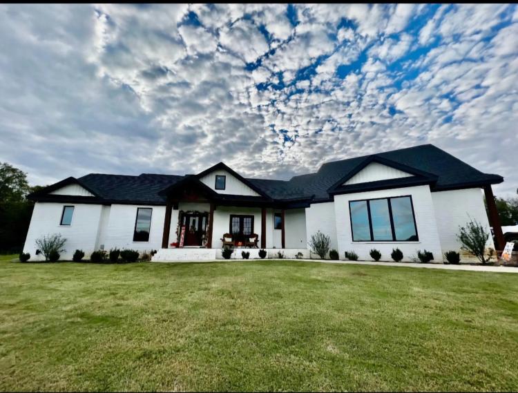 Large Country Home in Clay County, Arkansas for Sale on 40 Acres