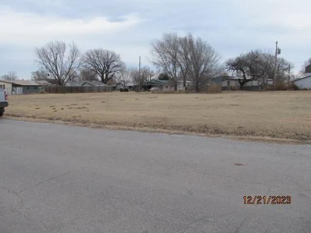 Investment opportunity! 8 lots in good location