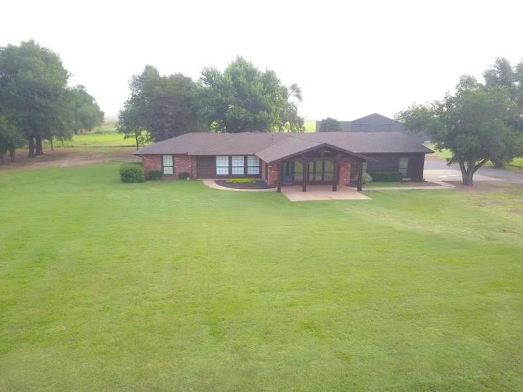 3 Bedrooms2 Bathroom on 80.00 Acres at 6041 E 0720 RD
