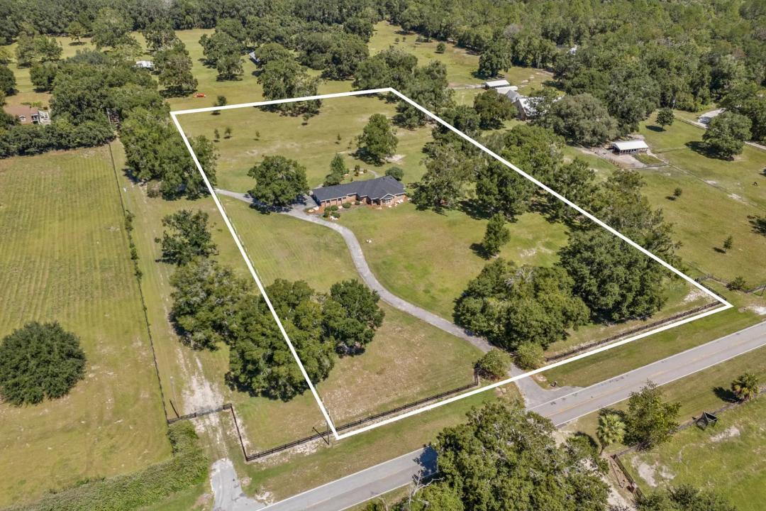 Private Gated Estate on 5 Acres in Alachua, FL - Great for Horses!