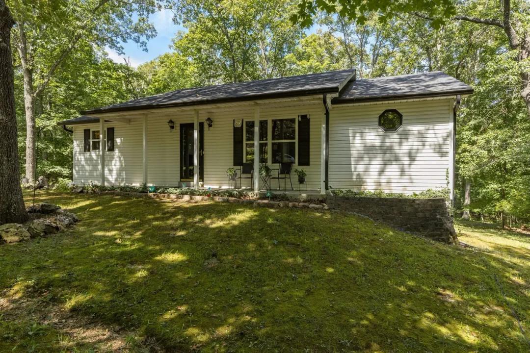 250 Meadow Woods Road, Hillsboro, MO-Jefferson Co. 
