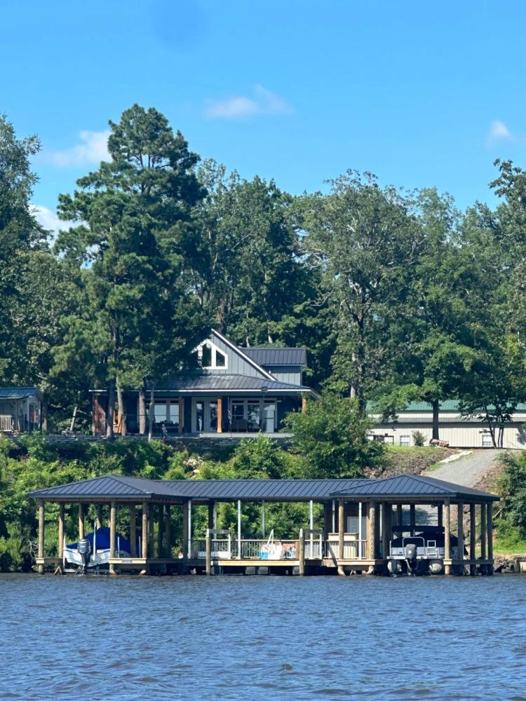 Exquisite Lakefront Estate on Toledo Bend