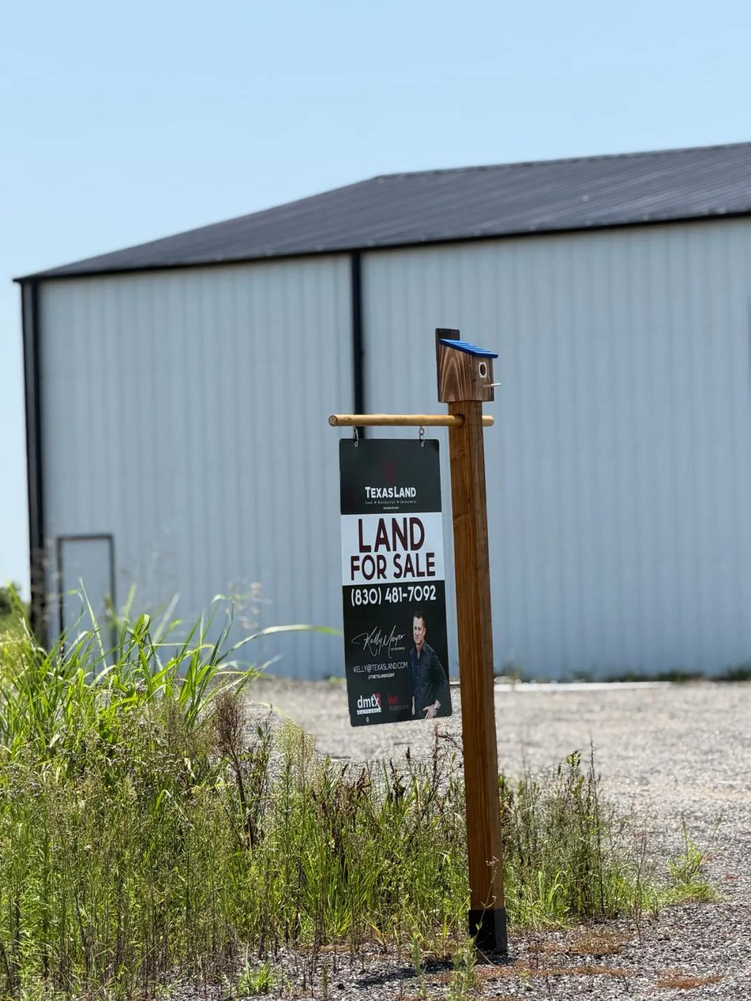 Metal Building on 11 Acres