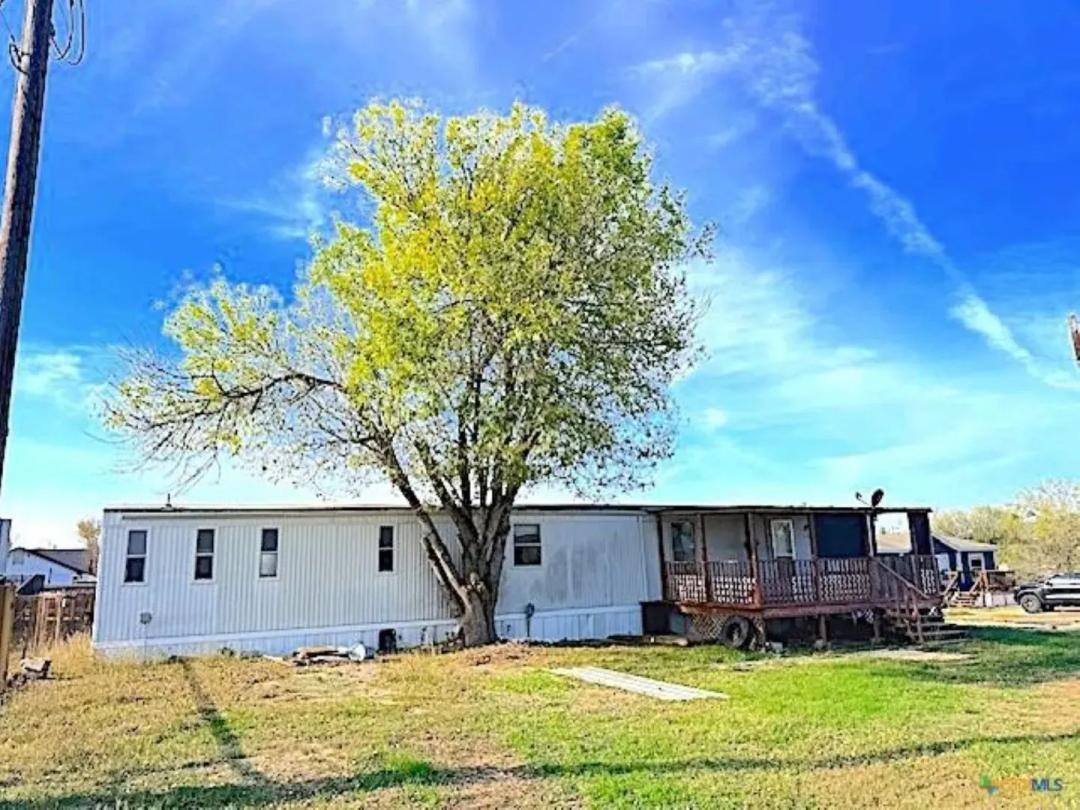 135 Creekway Lane, Seguin, Texas 78155