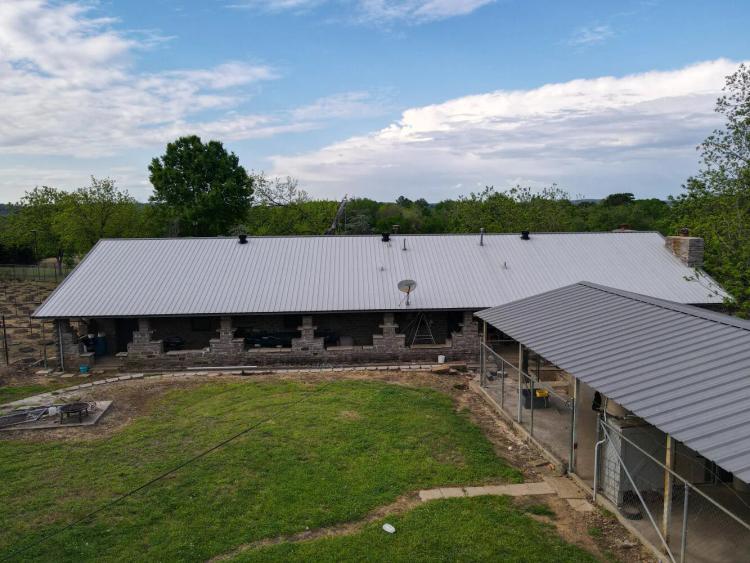 3 Bedrooms2 Bathroom on 2.40 Acres at 1113 2nd St