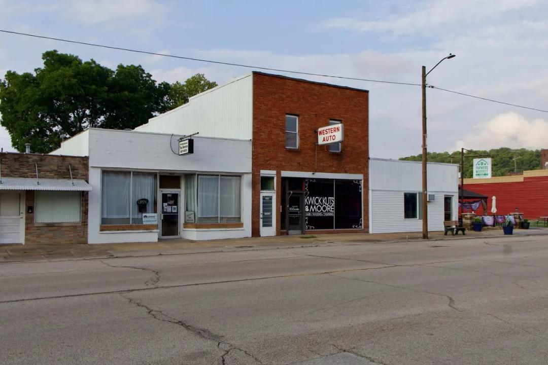133 W Yoakum Ave, Chaffee, MO-Scott Co. 