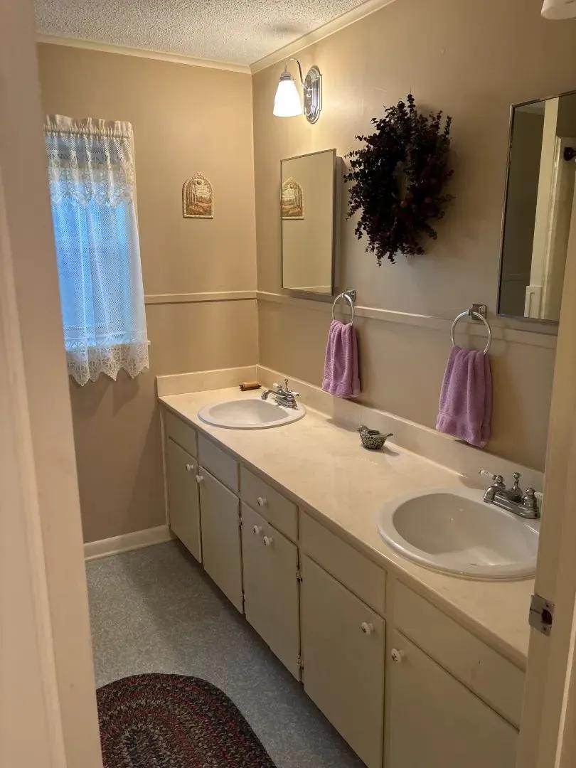 A Home on 3.2 Acres in Lafayette County, MS 