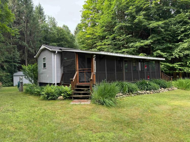 House with Pond on 4.3 acres in Gainesville NY 30 Treehaven Rd
