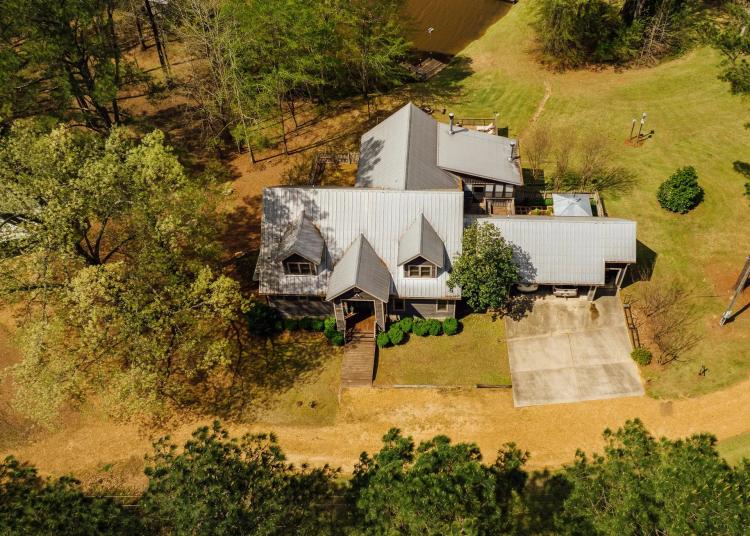 Waterfront Home on 1.54 Acres in Carroll County, MS 
