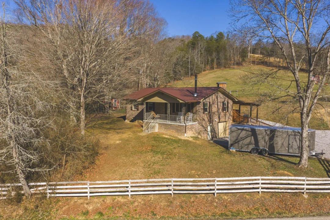 Turnkey Farmstead Brick Ranch Unrestricted Acres Claiborne Co TN