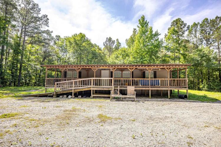 Timberland Paradise: Camp, Hunt, and Relax Among Giant Hardwoods