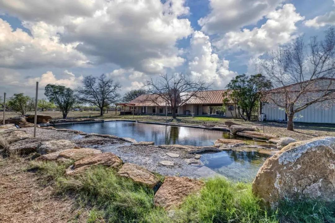 Uvalde 24