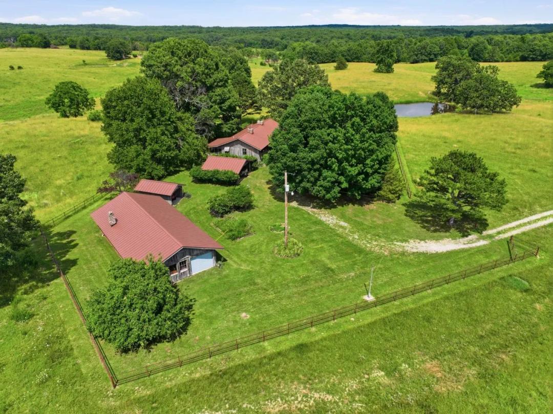 202-Acre Cattle & Horse Farm in Howell County, MO for Sale