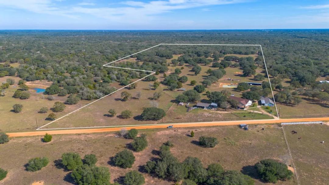 1009 Private Rd 1024, Hallettsville - 48 Acres | 4 Bed / 3 Bath Main Home | 3 Apartments | Ponds | Ag Exempt