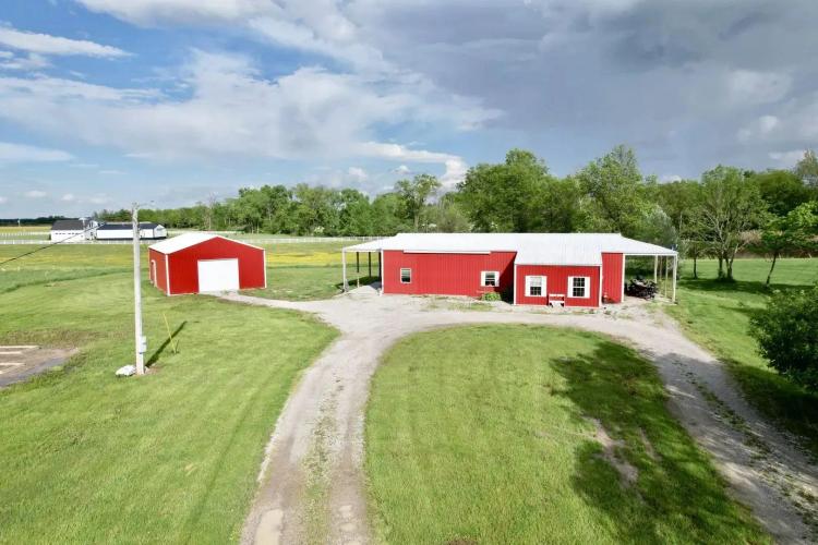 1821 Zion Hill Rd, Centralia, IL 62801
