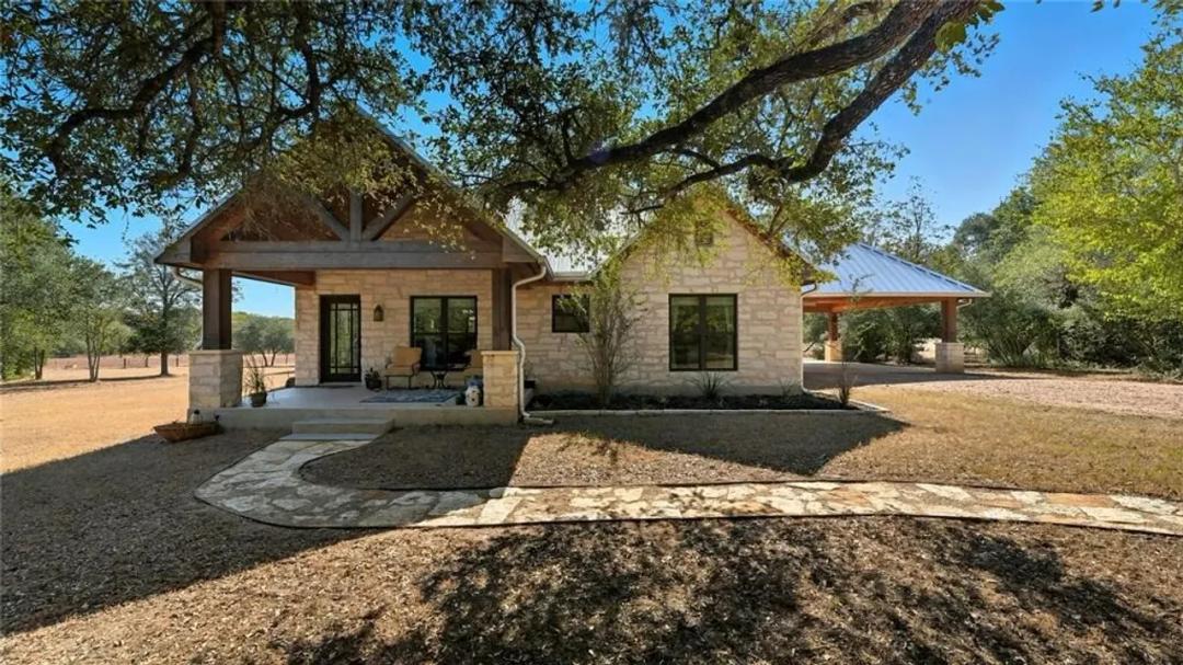 2656 River Bend Rd, Smithville, Texas 78957